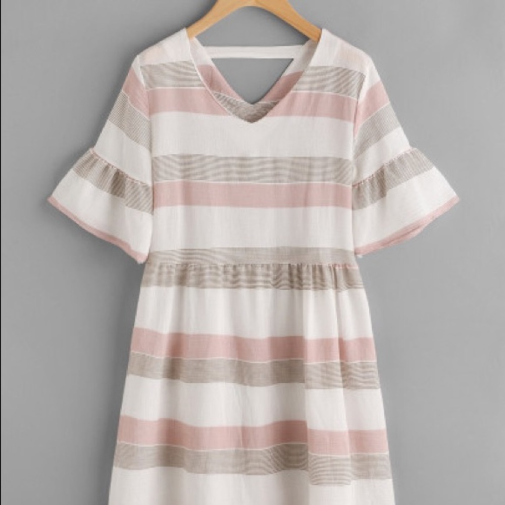 M Contrast Striped Double V Fluted Sleeve Dress